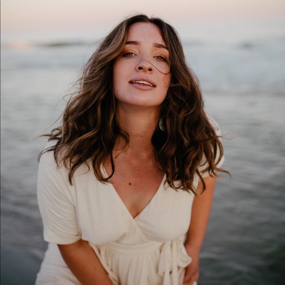 Meet your Posher, Elizabeth - Picture 1 of 1